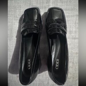 Womens black healed loafers